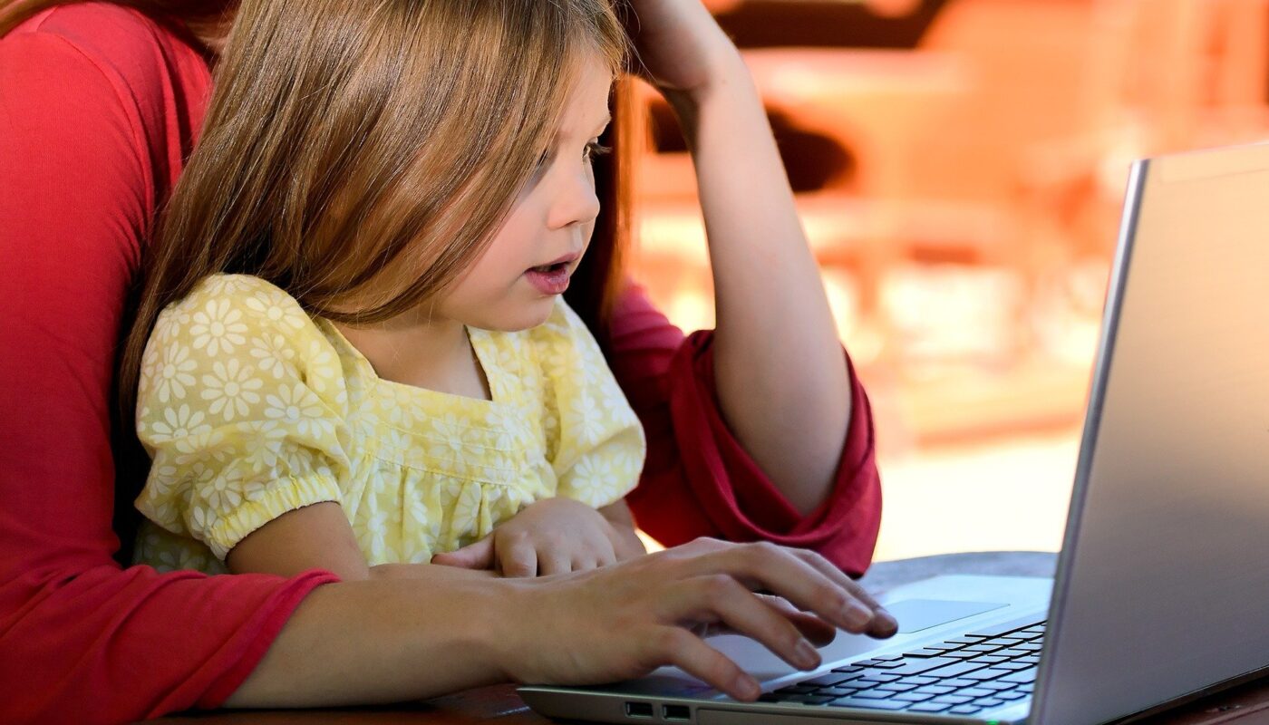 Jak rozpoznać, że dziecko uzależniło się od internetu?